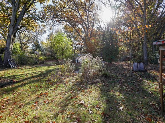 10753 W Main St-103