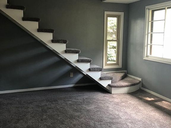 3rd image of 2816 McKinley St