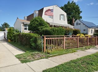 68 Soloff Blvd, Inwood, NY 11096