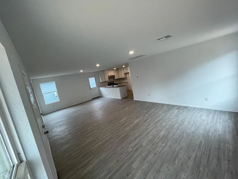 5912 Texas Spur — Photo 3