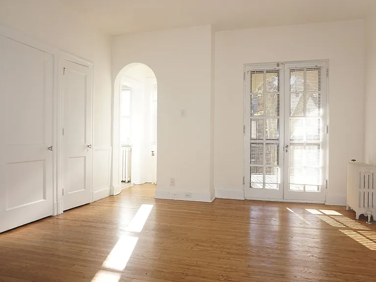 1 Oakland Ter — Photo 3