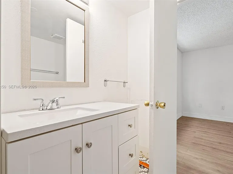 4215 N University Dr #305 — Photo 14