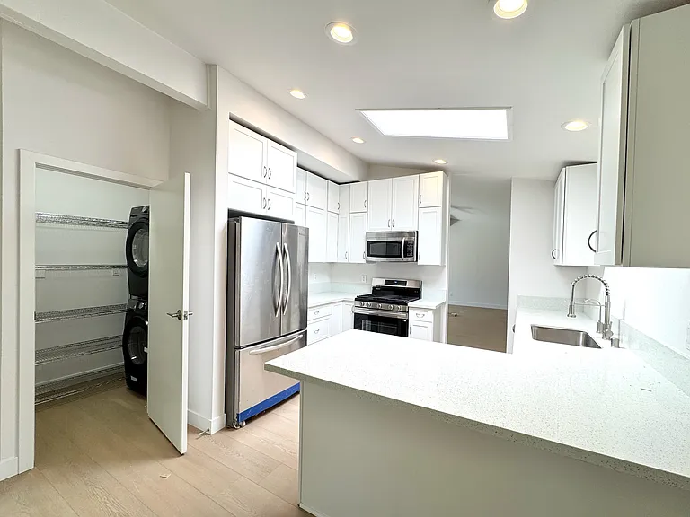 4442 Cannington Dr — Photo 9