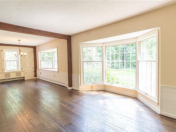 4th image of 5829 Briarwood Ln