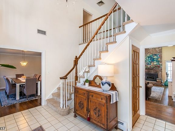 5th image of 7 Chestnut St