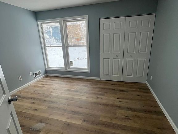 2nd image of 207 S Lake St #5
