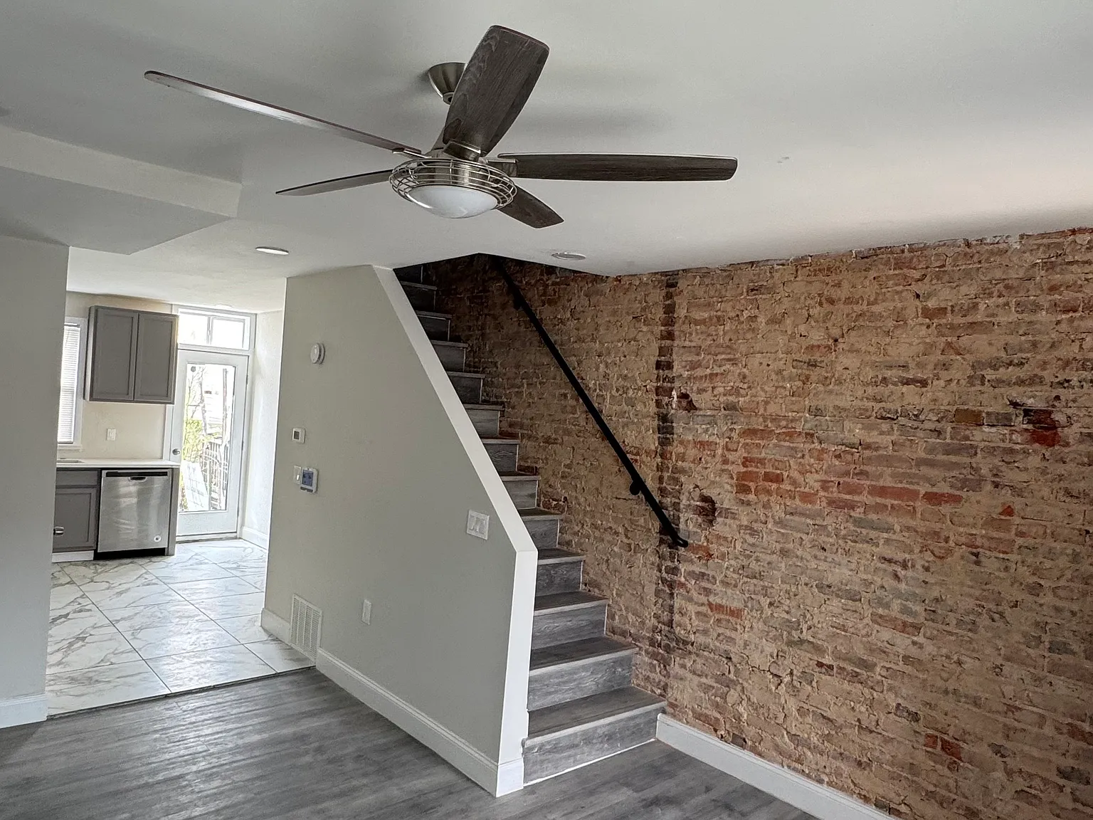 2 bed, 2.5 bath, 985 sqft, $2,100 — Photo 1