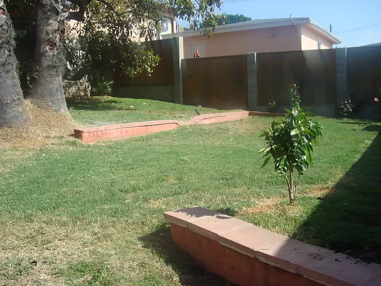 2220 Rosecrans St — Photo 36