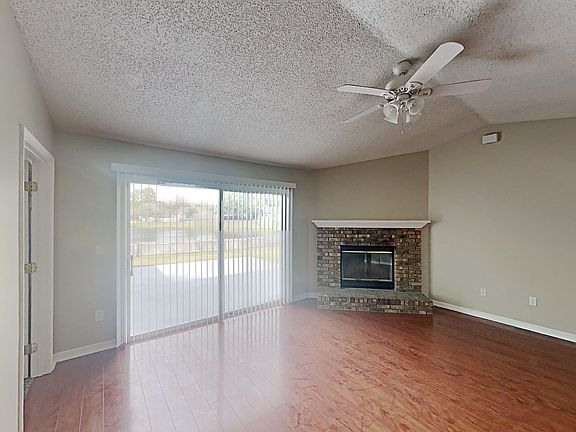 4th image of 8881 Rose Hill Dr S