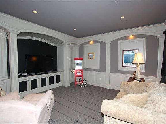 Ist floor media room 