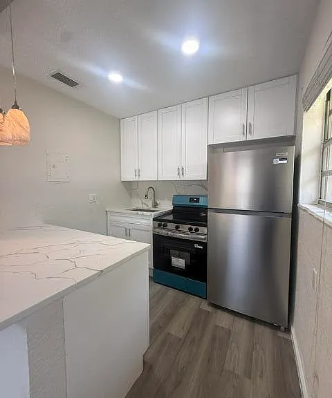 712 SW 14th Ave #1 — Photo 5