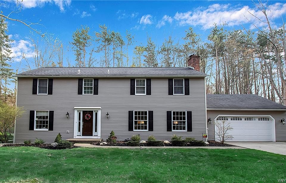 1st image of 27 Greenwood Dr