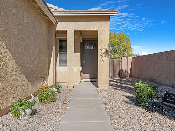 4th image of 744 W DANA Drive