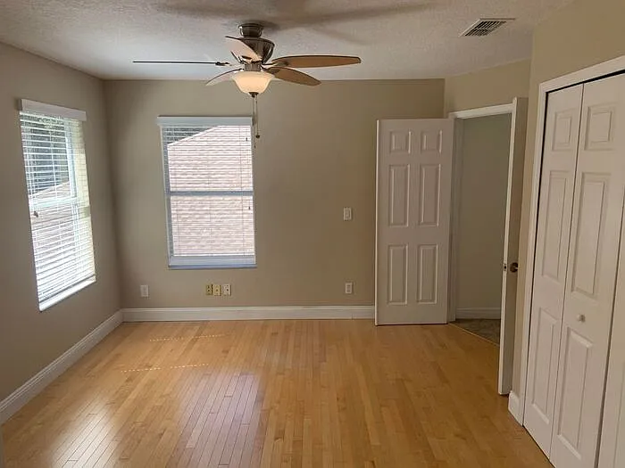 4527 Riverton Dr — Photo 9