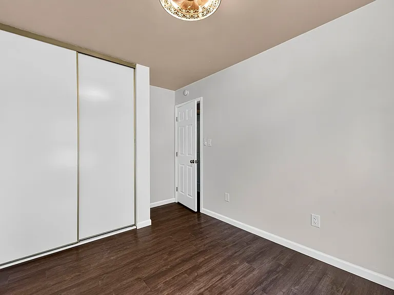 591 Summit Hills Dr — Photo 31