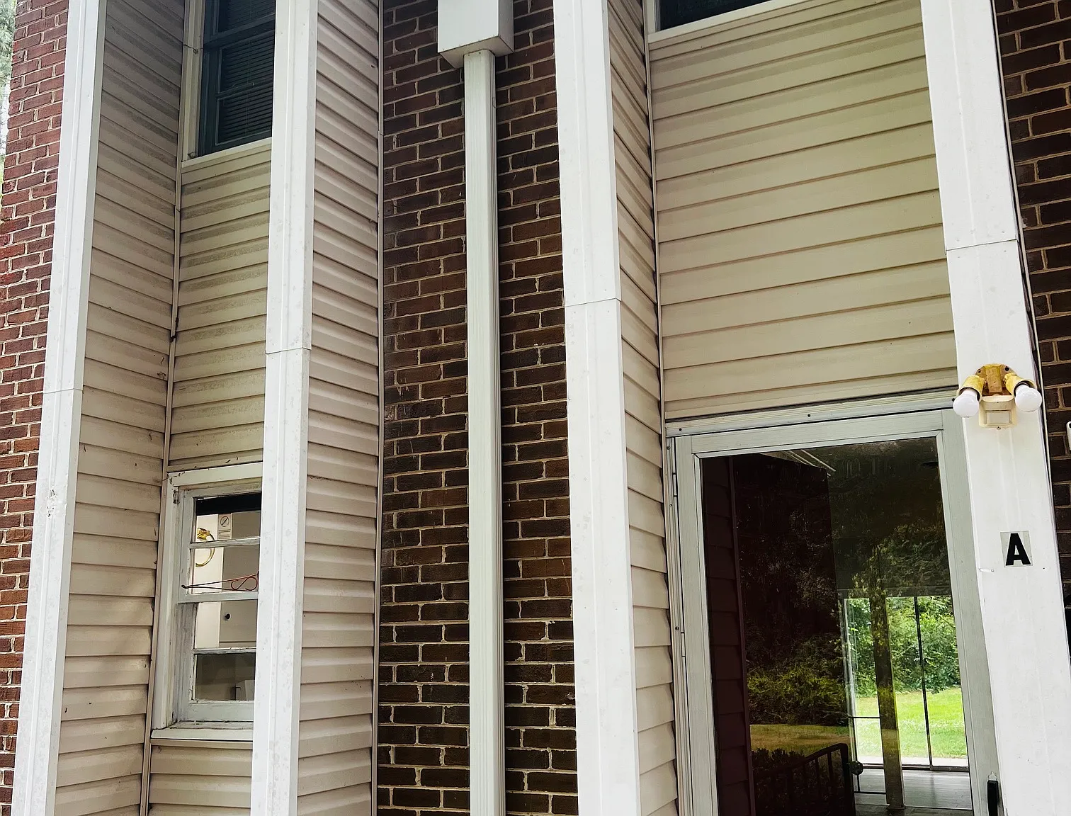 2 bed, 1.5 bath, 1100 sqft, $1,200 — Photo 2