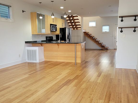 2nd image of 1023 2nd Ave S