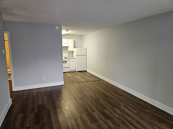 3rd image of 514 E Harden St #A
