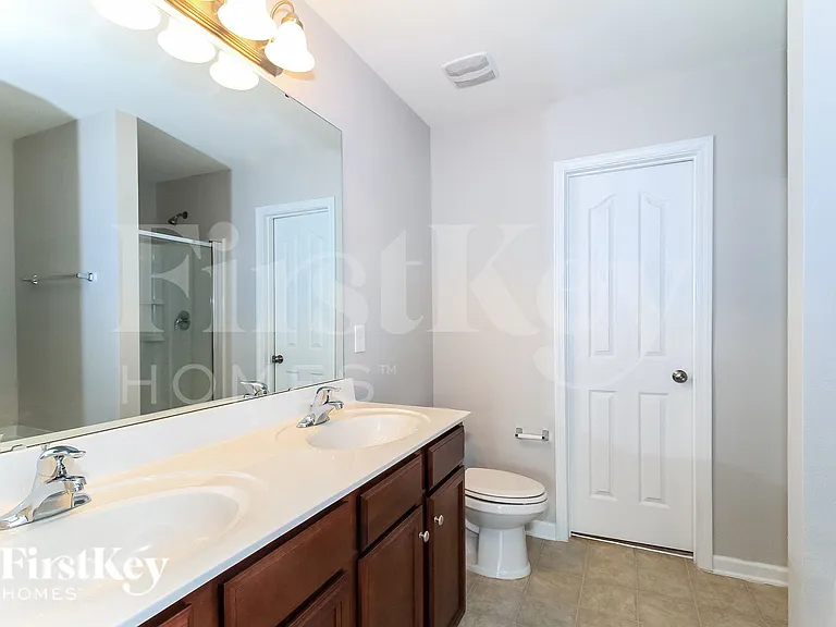 1541 Weatherend Dr — Photo 13
