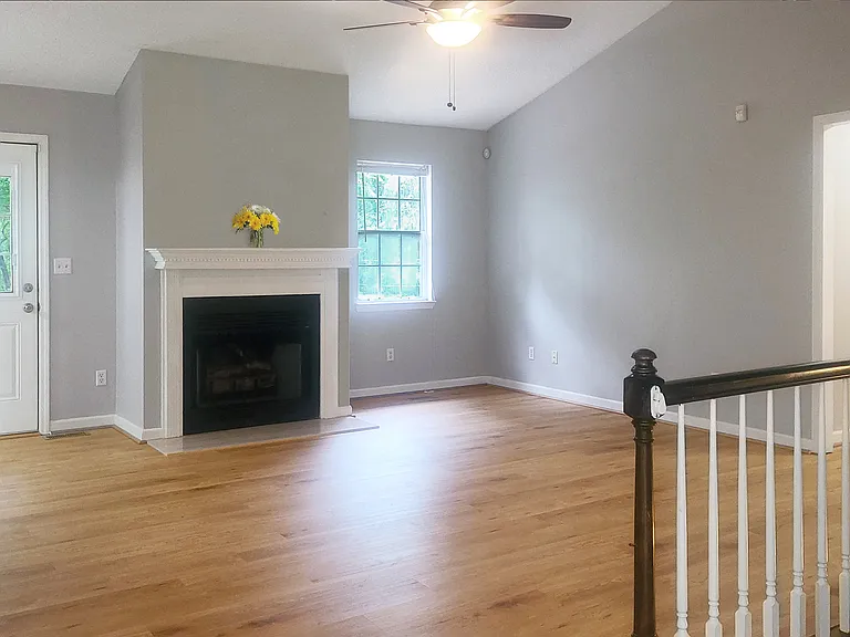 Living Room featuring Vaulted Ceilings
