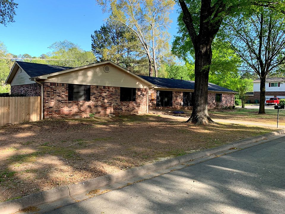 1st image of 205 Cedarwood Ct