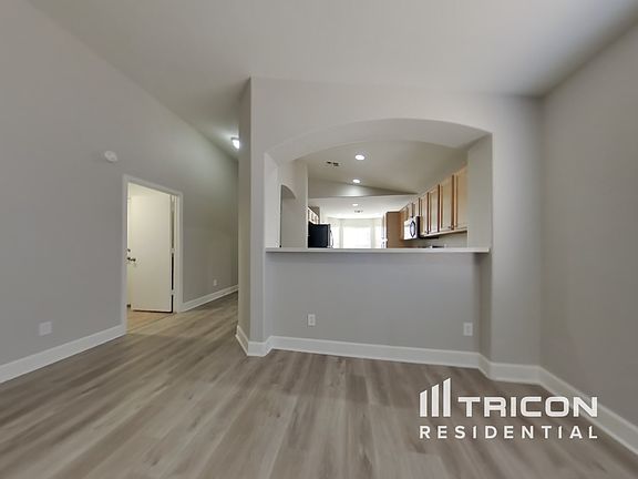 4th image of 13438 W Port Royale Ln