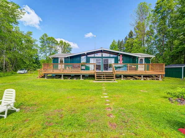 1093 Cooper Point Rd #8, Muskoka Lakes, ON P0B 1J0