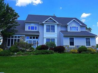 14 Cropwell Ln, Holland, PA