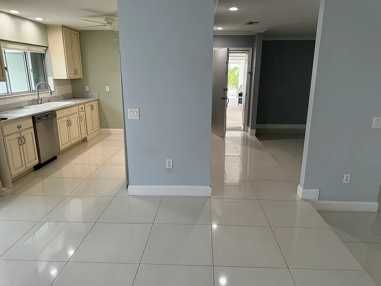 311 Island Way #201 — Photo 12