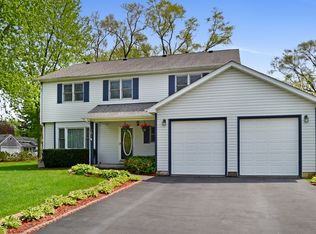 101 W Burnett Rd, Island Lake, IL 60042