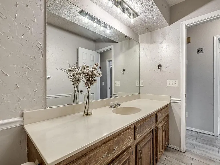 523 N Robin Way — Photo 31