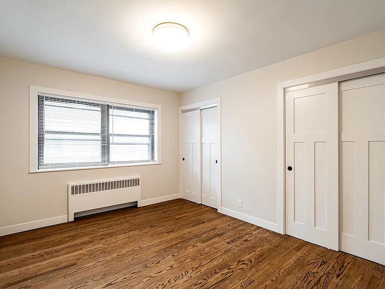 2600 E Kenwood Blvd — Photo 3