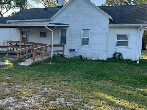 225 S Chestnut St, Good Hope, IL 61438
