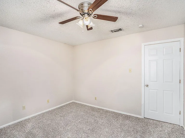 3301 Aurora St #D — Photo 19
