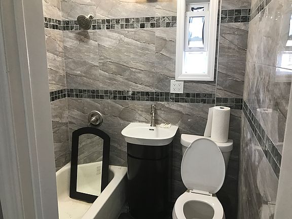 4th image of 3765 Barnes Ave