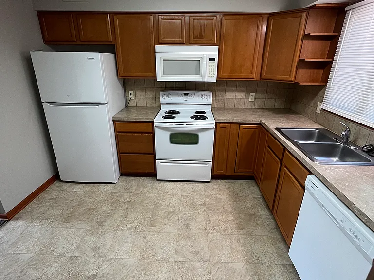 2440 N 56th St #4 — Photo 3