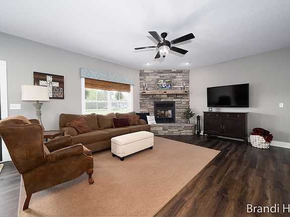 3rd image of 11885 14th Ave NW