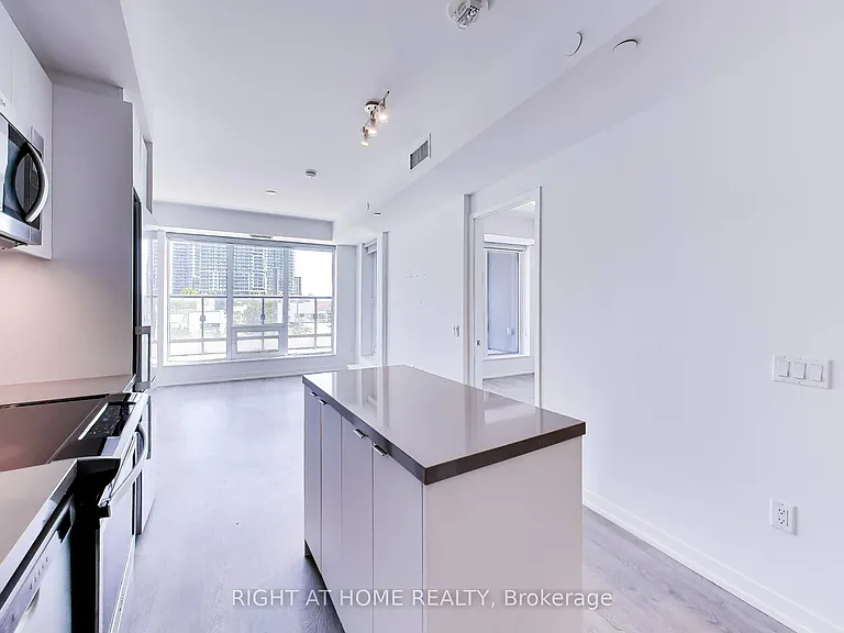 8868 Yonge St #208E — Photo 21