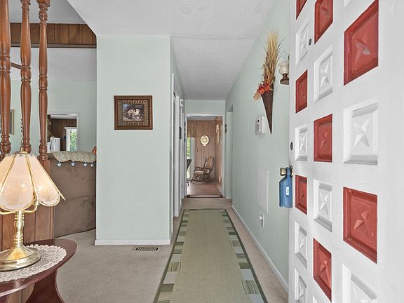 3rd image of 6095 Friendship Ln.