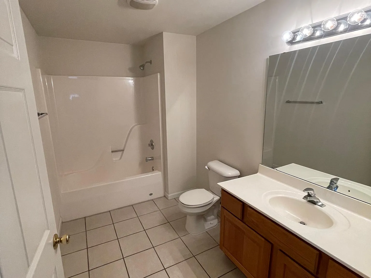 1842 Scenic Dr — Photo 3