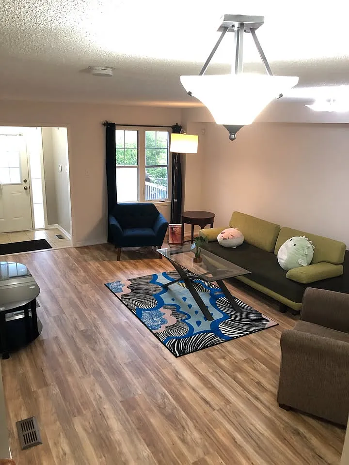 3 bed, 2.5 bath, 1603 sqft, $3,000 — Photo 2
