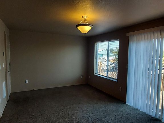 3rd image of 5717 NE 135th Ave