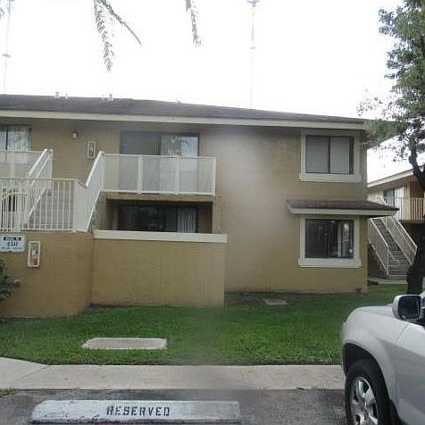 1st image of 450 NW 214th St APT 105