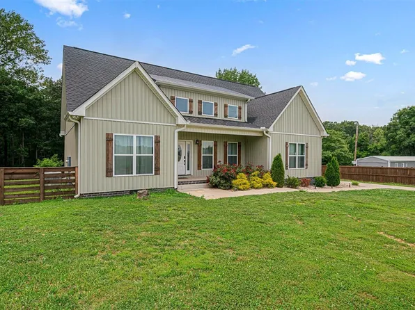 6400 Williams Rd, Cross Plains, TN 37049