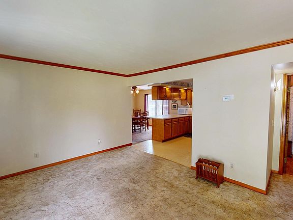 4th image of 130 Vine St