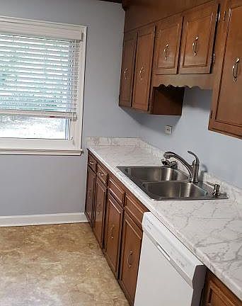 2nd image of 828 Hardin Dr