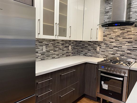 5th image of 2139 Carlmont Dr #1