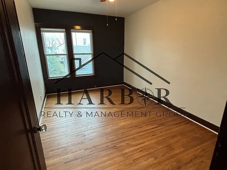 1215 Saint John Ave #3 — Photo 3
