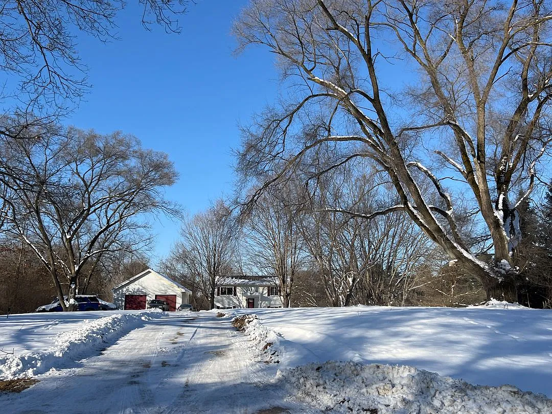 18551 Williamsville Rd photo 1