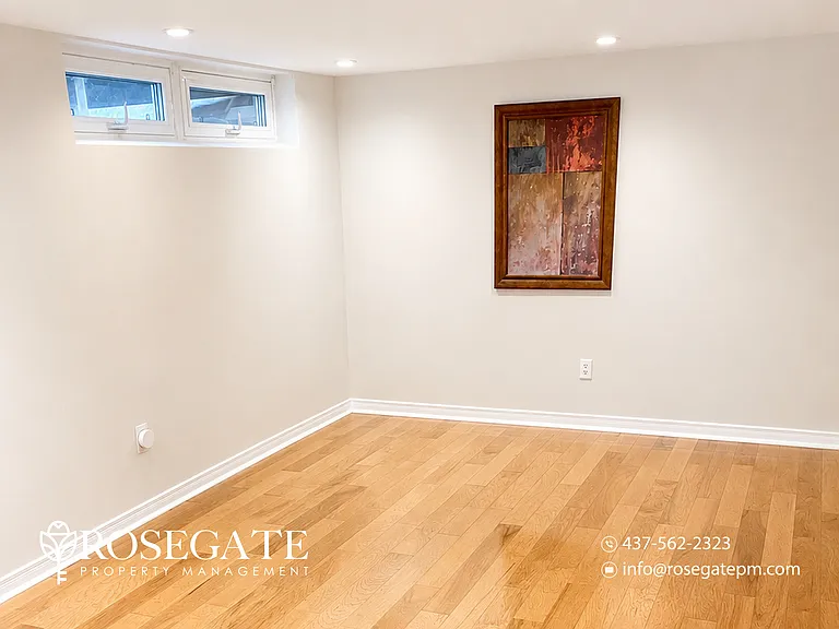 990 Janette St #2 — Photo 5